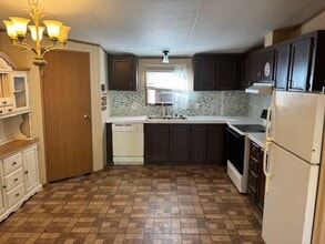 1809 Mobile Rd in Grand Prairie, TX - Building Photo - Building Photo