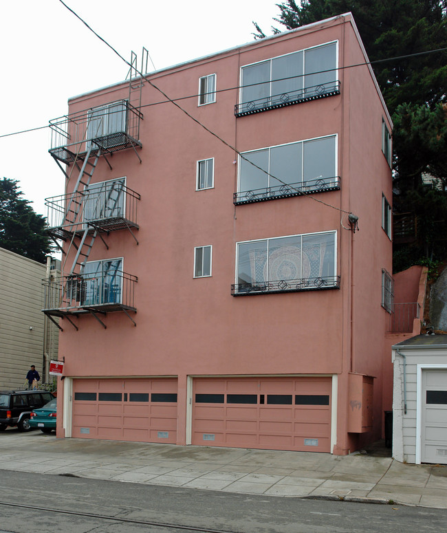 375 Carl St in San Francisco, CA - Building Photo - Building Photo