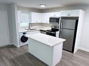 4160 21st St in Lauderdale Lakes, FL - Building Photo - Building Photo