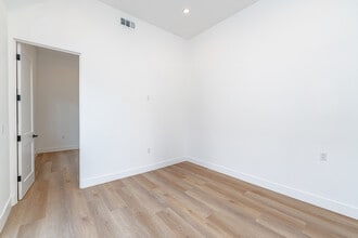 614 N Rampart Blvd, Unit 1 in Los Angeles, CA - Building Photo - Building Photo