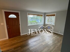 12734 2nd Ave SW in Seattle, WA - Building Photo