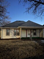 920 E 16th Ave in Hutchinson, KS - Building Photo