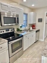 2227 Clifford St in Ft. Myers, FL - Building Photo