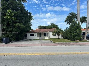 2155 Biarritz Dr in Miami, FL - Building Photo - Building Photo