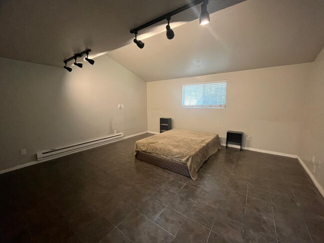 property at 546 E Delno Dr