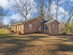 400A Taylor Rd in Greer, SC - Building Photo - Building Photo
