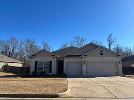 6525 Moon Crest Ln NW in Huntsville, AL - Building Photo