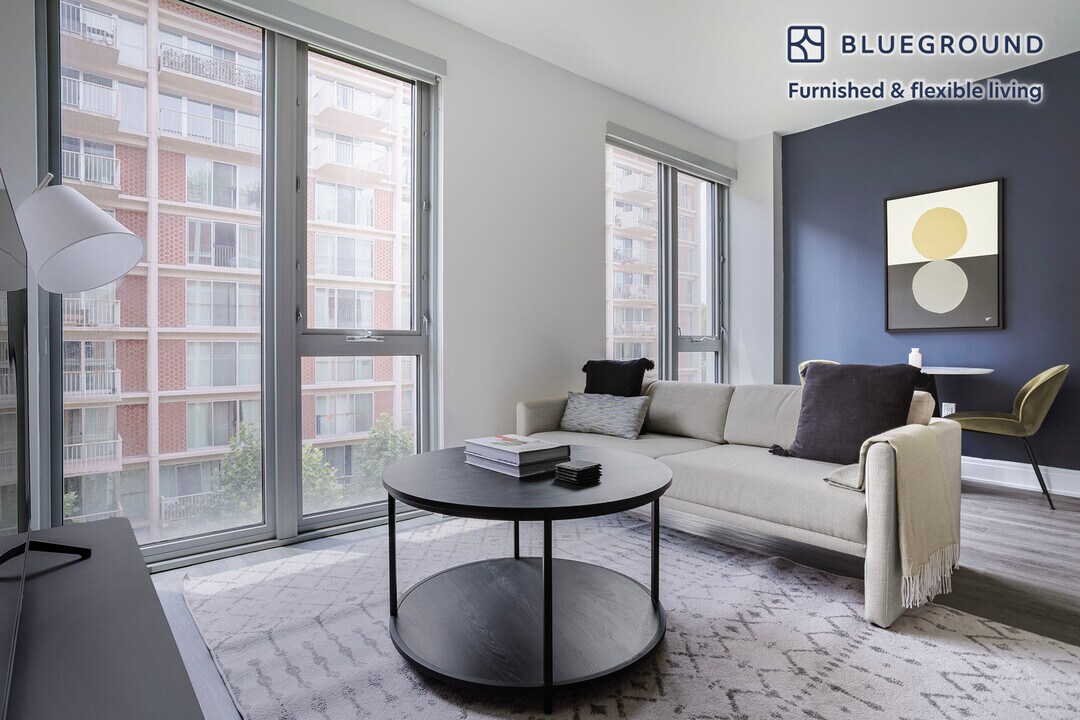 600 4th St SW in Washington, DC - Building Photo