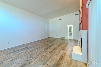7040 Briarmeadow Dr in Dallas, TX - Building Photo - Building Photo