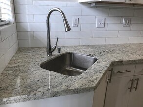 315 Branard St in Houston, TX - Building Photo - Building Photo