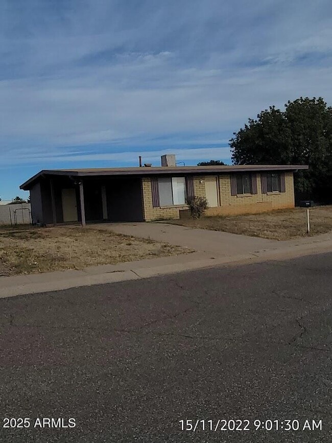 property at 1172 Ocotillo Dr