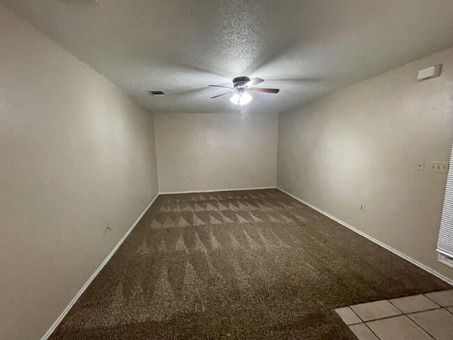 5827 6th St in Lubbock, TX - Building Photo - Building Photo