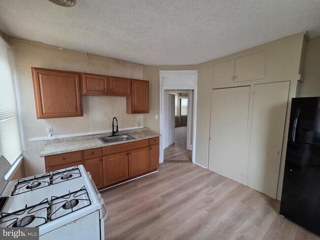 property at 317 E Broad St