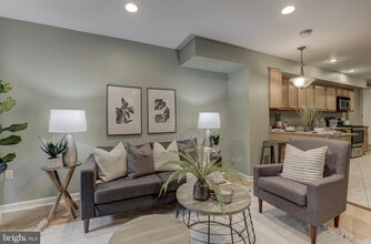 1828 Wilkens Ave in Baltimore, MD - Foto de edificio - Building Photo