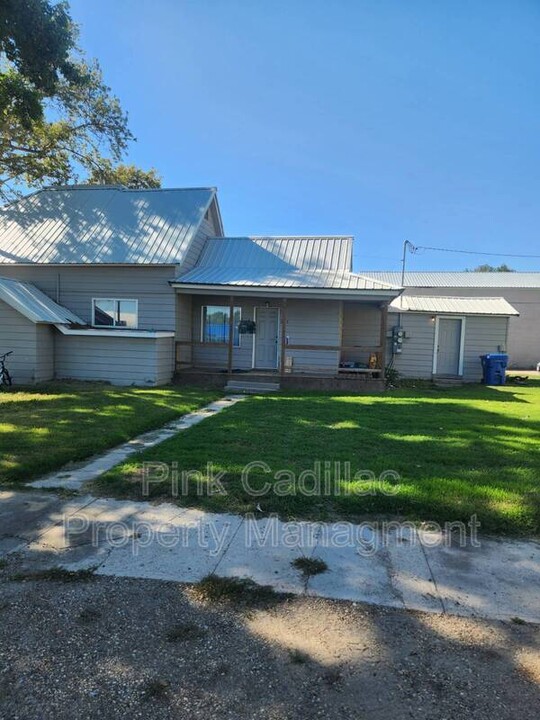 311 E Grove Ave in Parma, ID - Building Photo