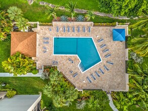5751 Camino Del Sol in Boca Raton, FL - Building Photo - Building Photo