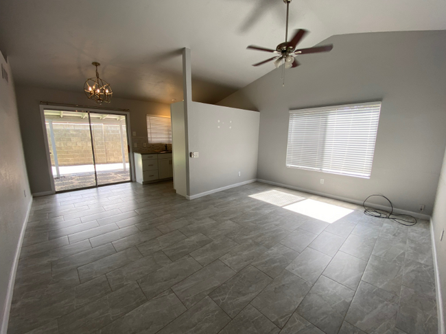 16253 N 18th St in Phoenix, AZ - Building Photo - Building Photo