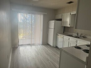 105 Poppy St-Unit -B in Fort Walton Beach, FL - Building Photo - Building Photo
