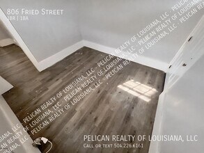 806 Fried St in Gretna, LA - Building Photo - Building Photo