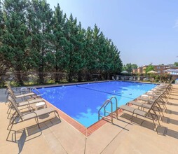 Dover Estates Apartments in Dover, DE - Foto de edificio - Building Photo