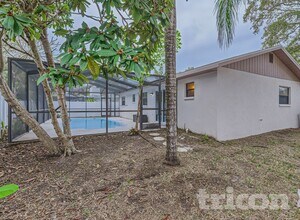 6804 120th Pl in Largo, FL - Building Photo - Building Photo