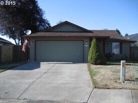8606 NE 160th Ave in Vancouver, WA - Building Photo