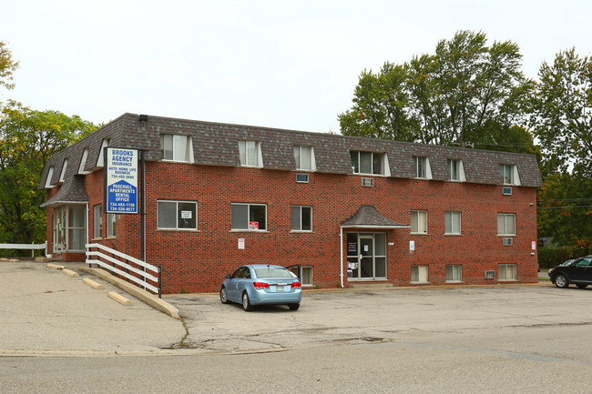 813 Michigan Apartments in Ypsilanti, MI - Building Photo - Building Photo