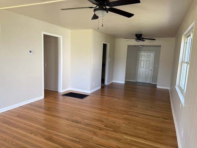 property at 1413 S Penn Ave