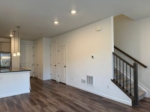 7492 W Atlantic Ln in Lakewood, CO - Building Photo - Building Photo