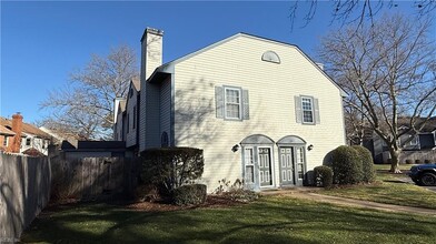 672 Oleander Cir in Virginia Beach, VA - Foto de edificio - Building Photo