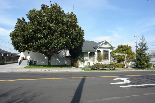 1313 Lewis St in Santa Clara, CA - Building Photo - Building Photo