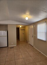 421 E Zipp Rd in New Braunfels, TX - Building Photo - Building Photo