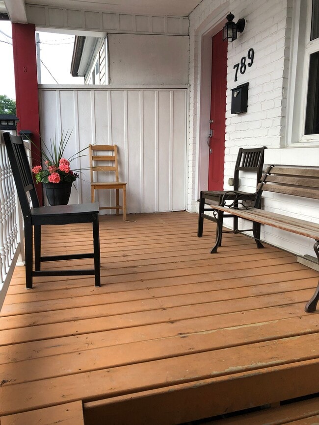 Upper-level level 2 bedroom apartment in Toronto, ON - Building Photo - Building Photo