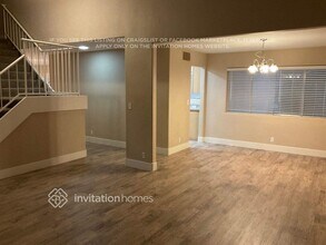 2335 Lone Pine Dr in Henderson, NV - Building Photo - Building Photo