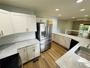 300 Wedge Ct in Hope Mills, NC - Building Photo - Building Photo