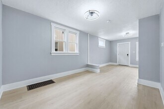 922 Pape Ave in Fort Wayne, IN - Building Photo - Building Photo