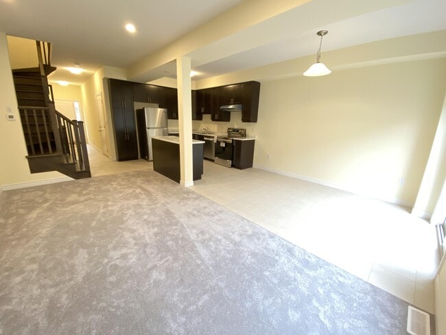 11 Garlent Ave in Hamilton, ON - Building Photo - Building Photo