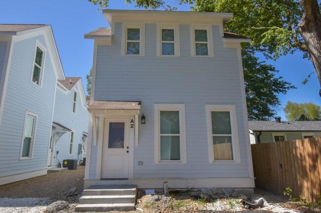 property at 734 S Locust Ave