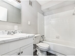 Bear Garden Apartments in Springfield, MO - Building Photo - Building Photo