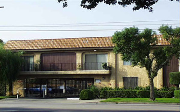 Villa Roscoe in Panorama City, CA - Building Photo - Building Photo