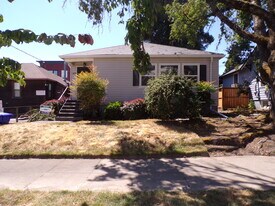 424 SW Pendleton St in Portland, OR - Building Photo