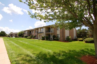 Lakeview Apartments in Franklin, IN - Building Photo - Building Photo