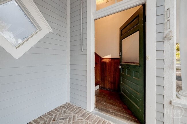114 W Waldburg St in Savannah, GA - Building Photo - Building Photo