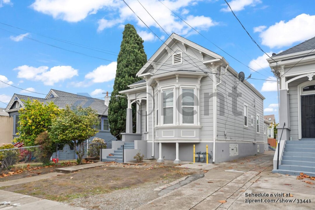 1912 Adeline St in Oakland, CA - Building Photo