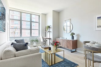 142 E 39th St, Unit 1F in New York, NY - Foto de edificio - Building Photo