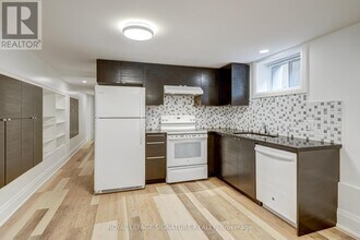 250 Nairn Ave in Toronto, ON - Building Photo - Building Photo