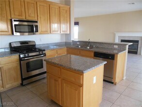9891 Sierra Canyon Way in Las Vegas, NV - Building Photo - Building Photo
