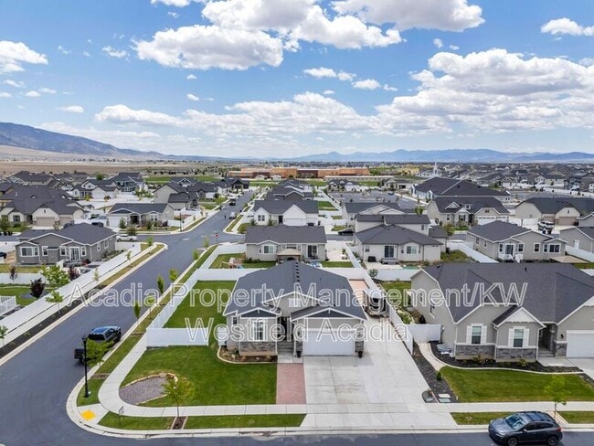 1460 Lowe Peak Dr in Eagle Mountain, UT - Building Photo - Building Photo