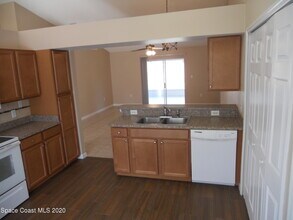 599 Evergreen St NE in Palm Bay, FL - Building Photo - Building Photo