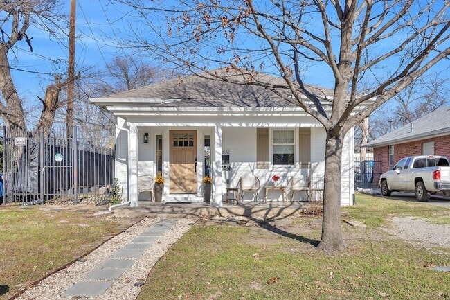 property at 302 S Saint Mary Ave